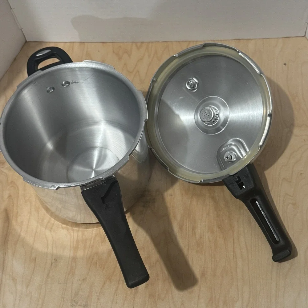Mirro-Matic Pressure Cooker 92140 4 QT Silver Aluminum Never Used